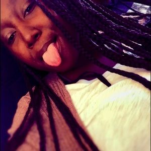 Meet your Posher, Niasiah